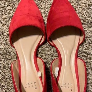Women’s red flats